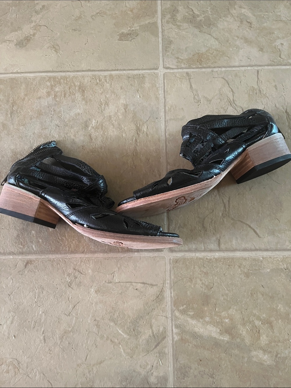 Freebird Ponce Shoes - Picture 3 of 5